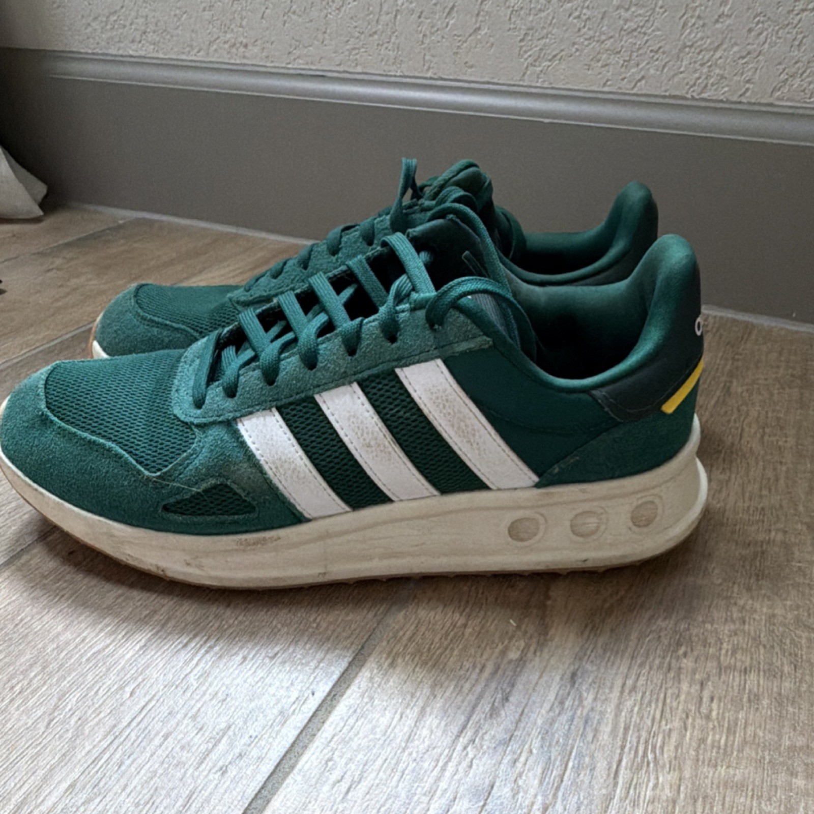 adidas Cloudfoam Comfort Men's Green White Suede Mesh Running Shoes US 9.5