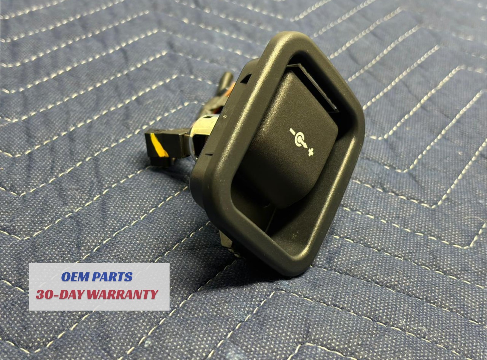 OEM BMW🔸57143111 12V Power Socket Outlet F30 F32 F36 F80 320i 328i 428i