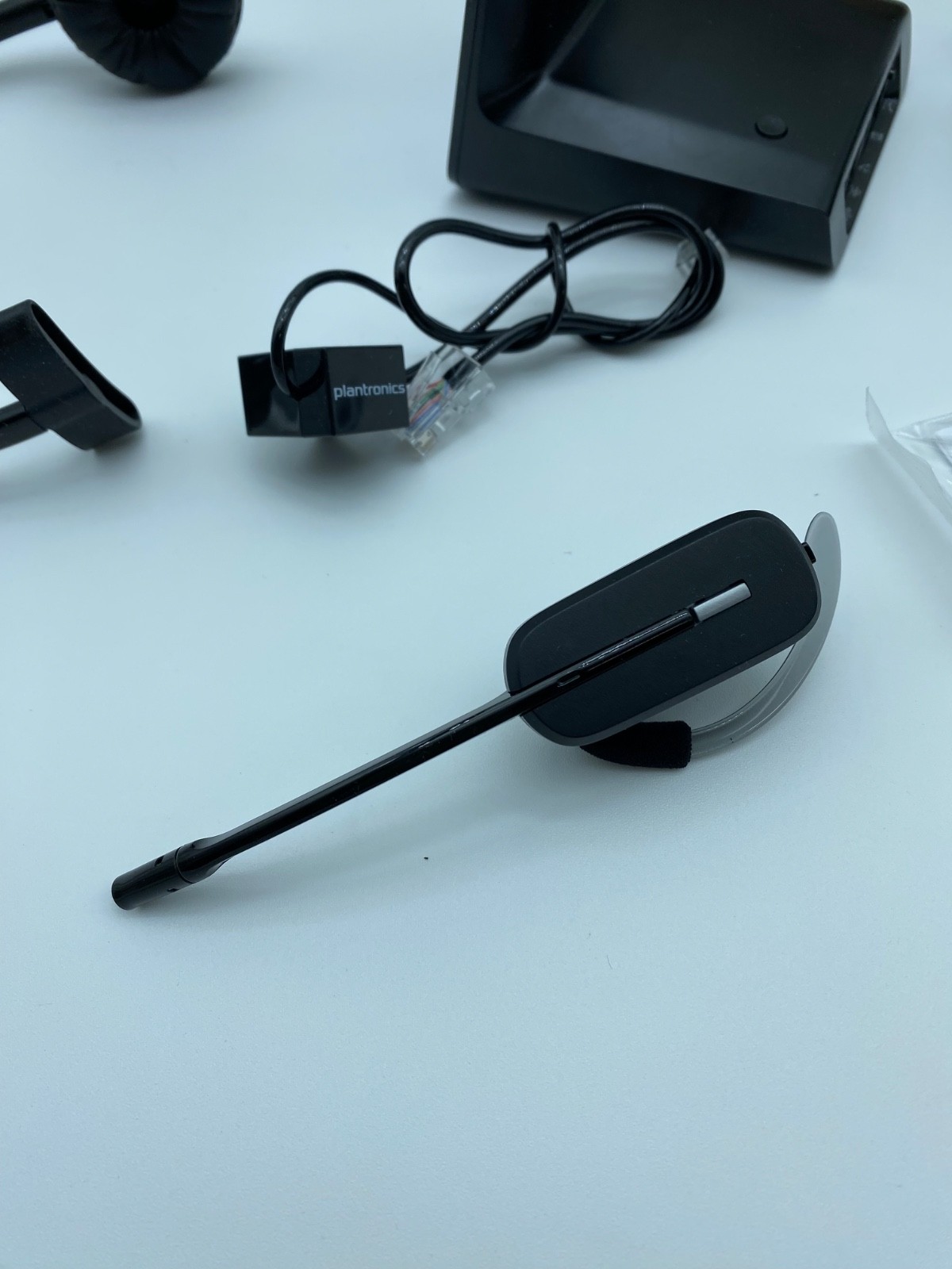 Plantronics CS540 Wireless Headset System + HL10 Handset Lifter – Black