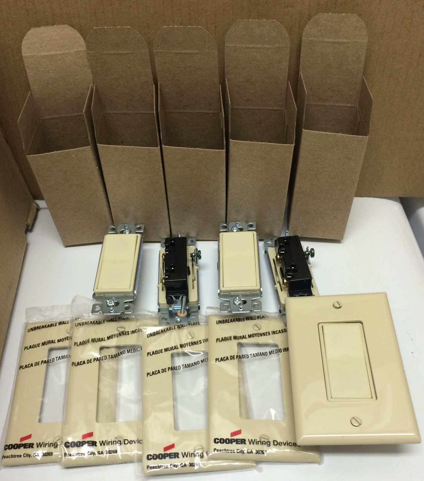 Lot of 5 GE Single Pole Rocker Switches w/ matching wall plates Ivory (GE3601-2)