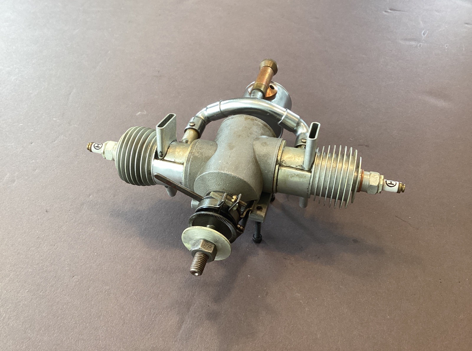 WAHL HURLEMAN TWIN SPARK IGNITION MODEL AIRPLANE ENGINE FREE SHIP