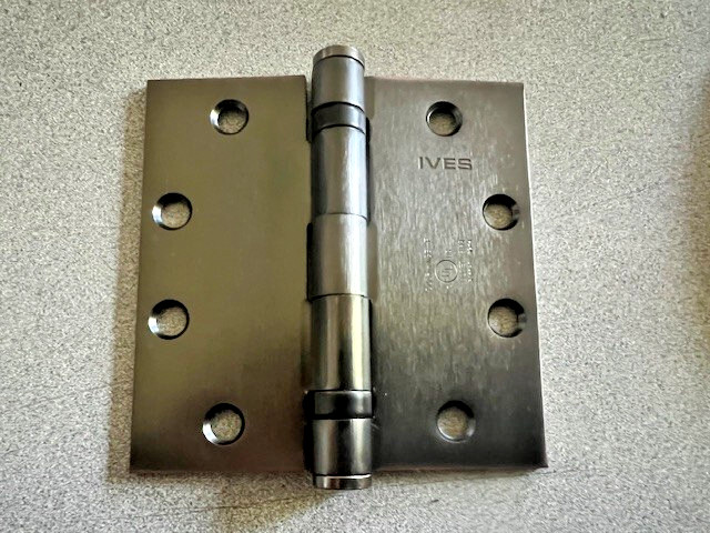 1 EA IVES 5BB1 4.5 X 4.5  643E/716 FINISH AGED BRONZE, BLACKENED, EDGE RELEIVED