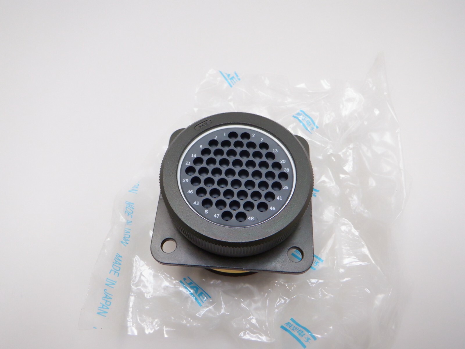 JAE JA02M-36-M10SC-F0 Connector