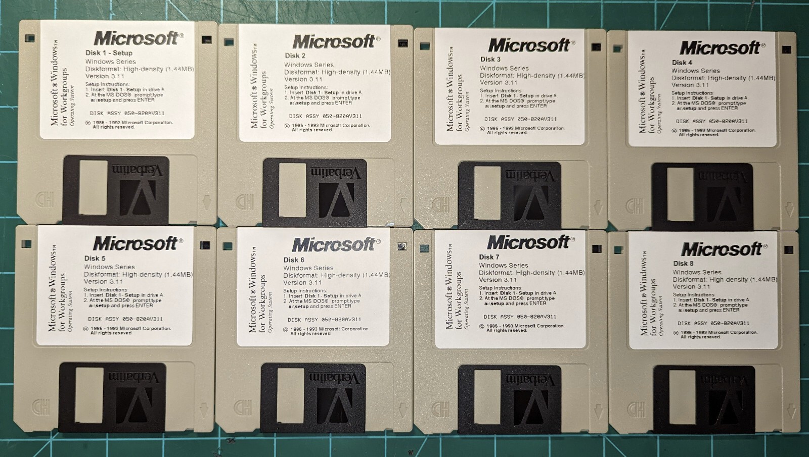 Microsoft Windows 3.11 on 3.5" 1.44MB Floppy Disk install - Workgroups (8 Disks)