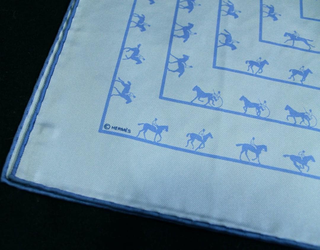 Hermes Saut Carre 45 Gavroche Scarf
