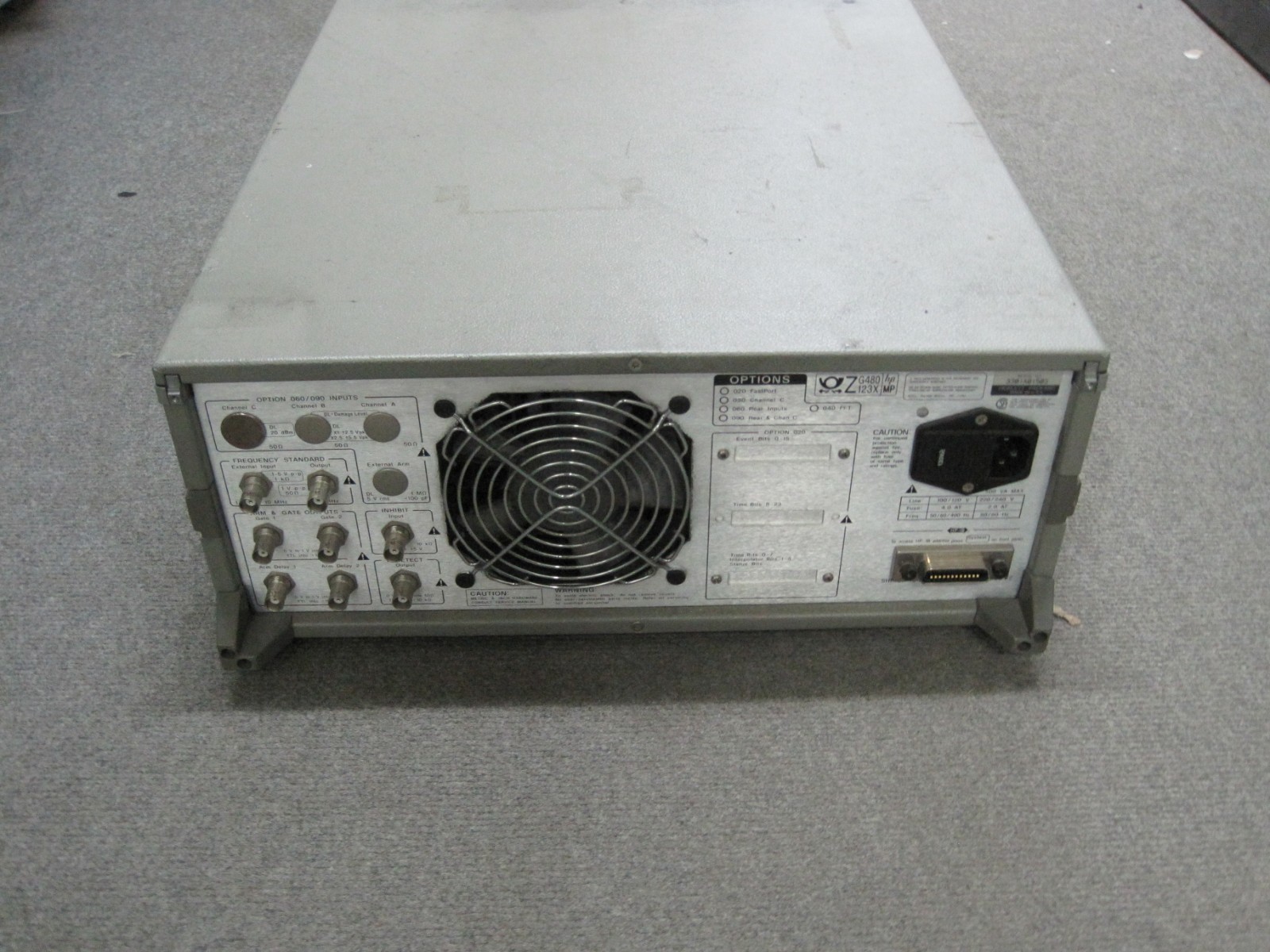 HP 5372A FREQUENCY AND TIME INTERVAL ANALYZER *FOR PARTS*