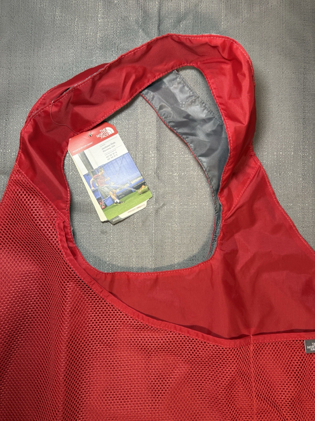 The North Face Mountain Athletics On The Run Bag Red Gray 23L Mesh Pocket