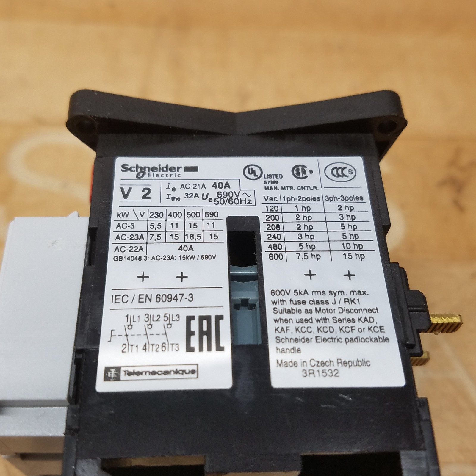 Schneider VBF2 Switch, 40 A, 690V, 60Hz - NEW