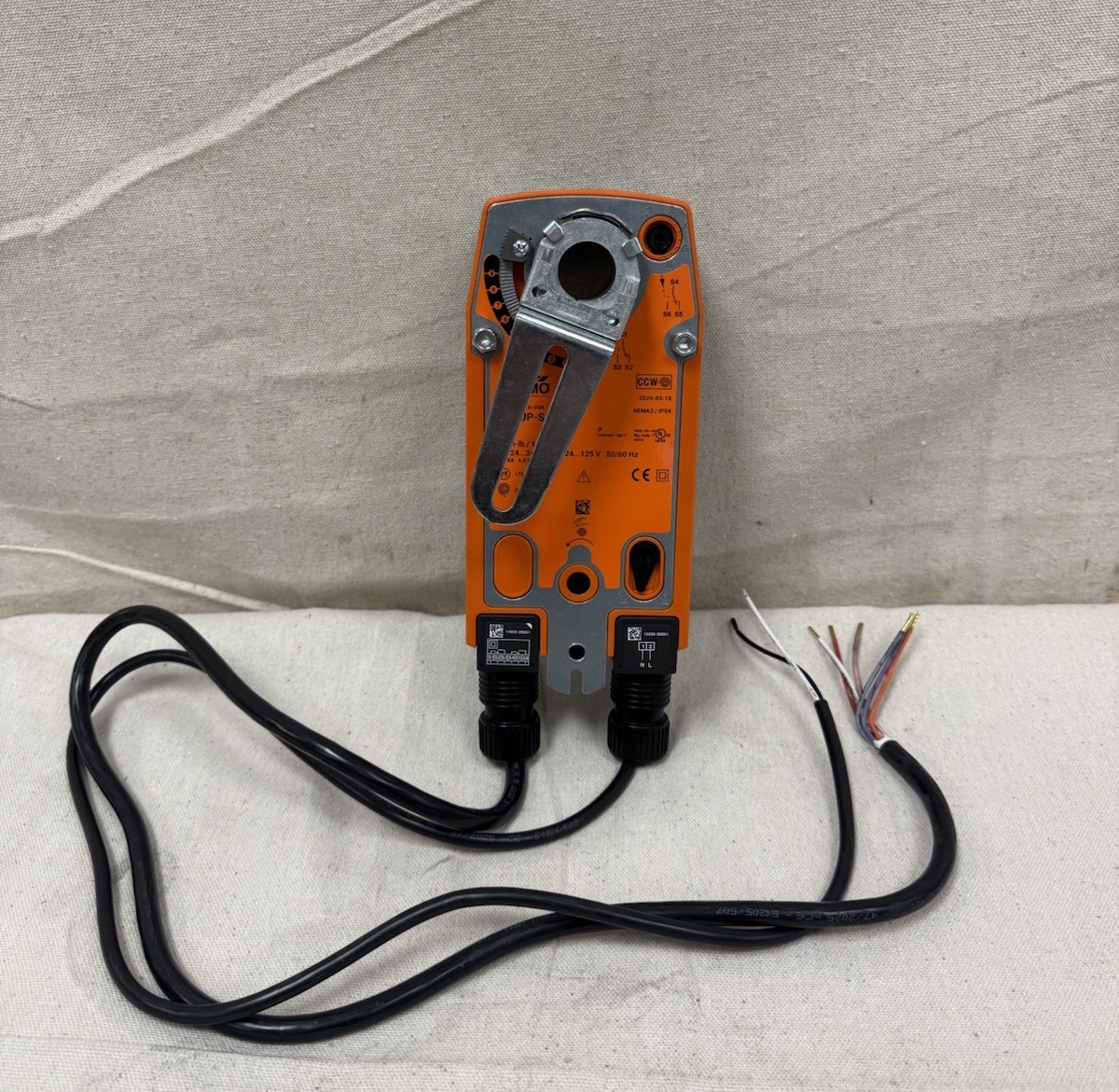 Belimo NFBUP-S Day Actuator 90 in-lb Spring return AC 24-240 INCOMPLETE