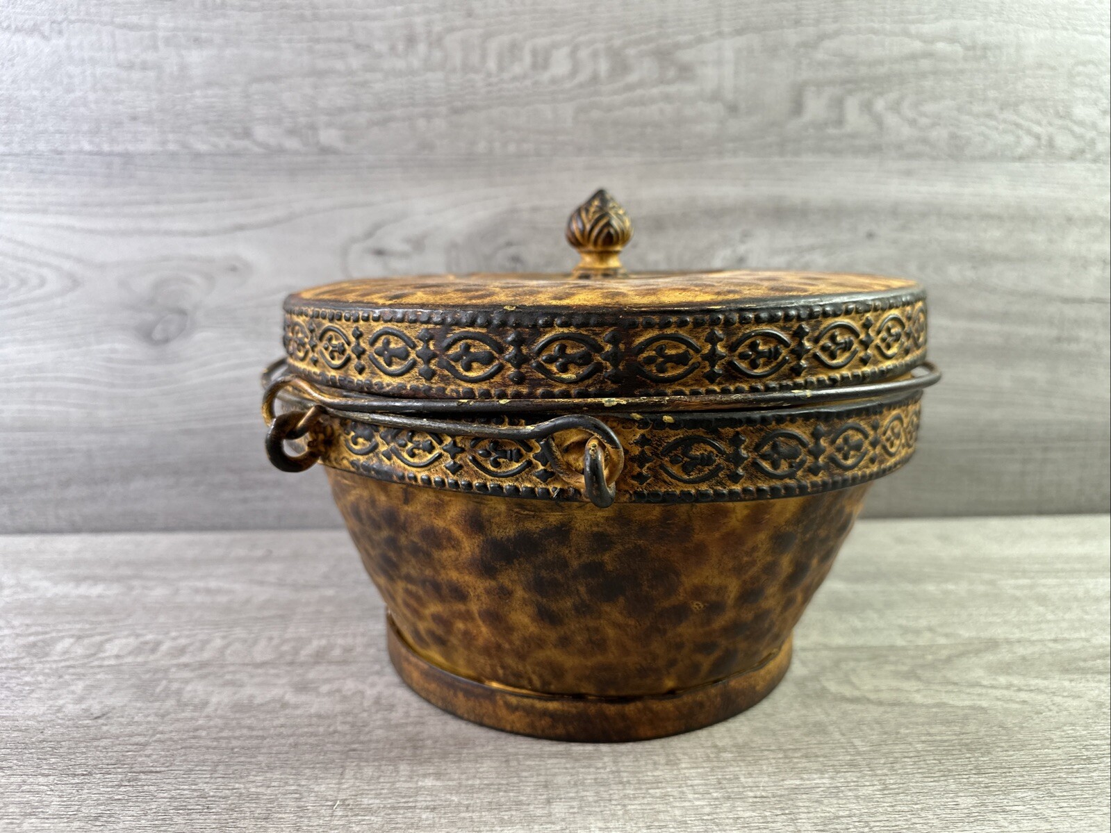 Vintage Safari Distressed Metal Basket w/ Lid And Double Handles 9.5" X 6.5"