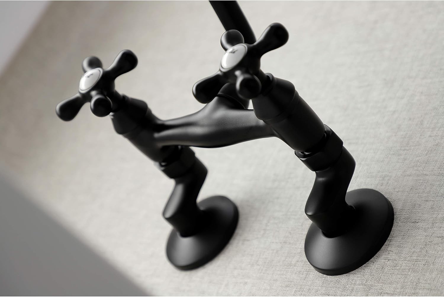 Traditional Style 2-Handle Kitchen Faucet, Black/`