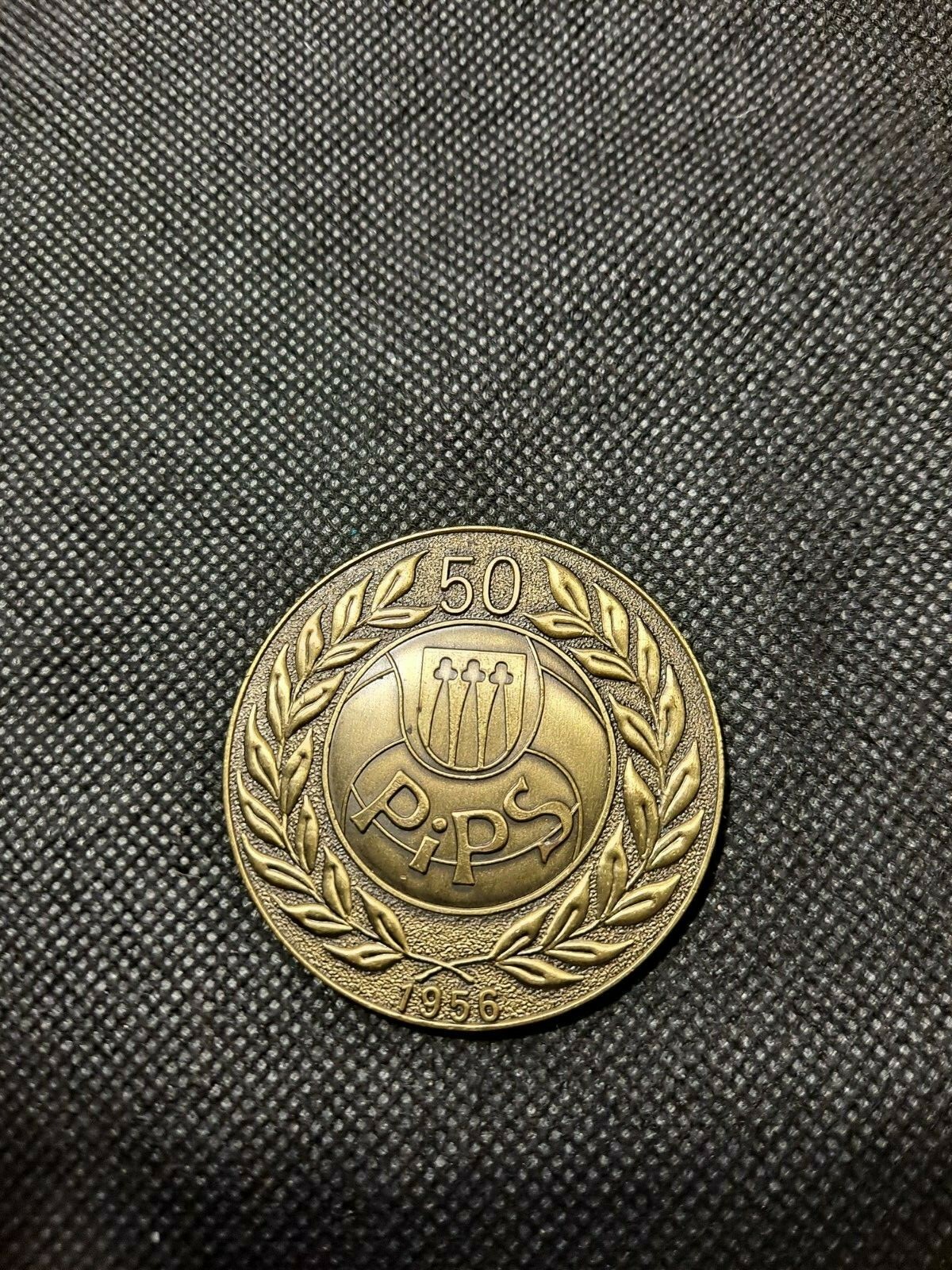 1956 PIPS 50 TOKEN! e3955DTU