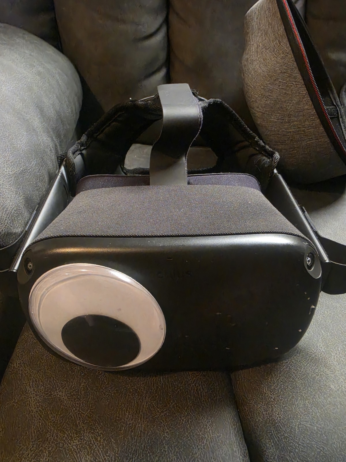 Oculus Quest 1 128GB With Both Controllers And Case
