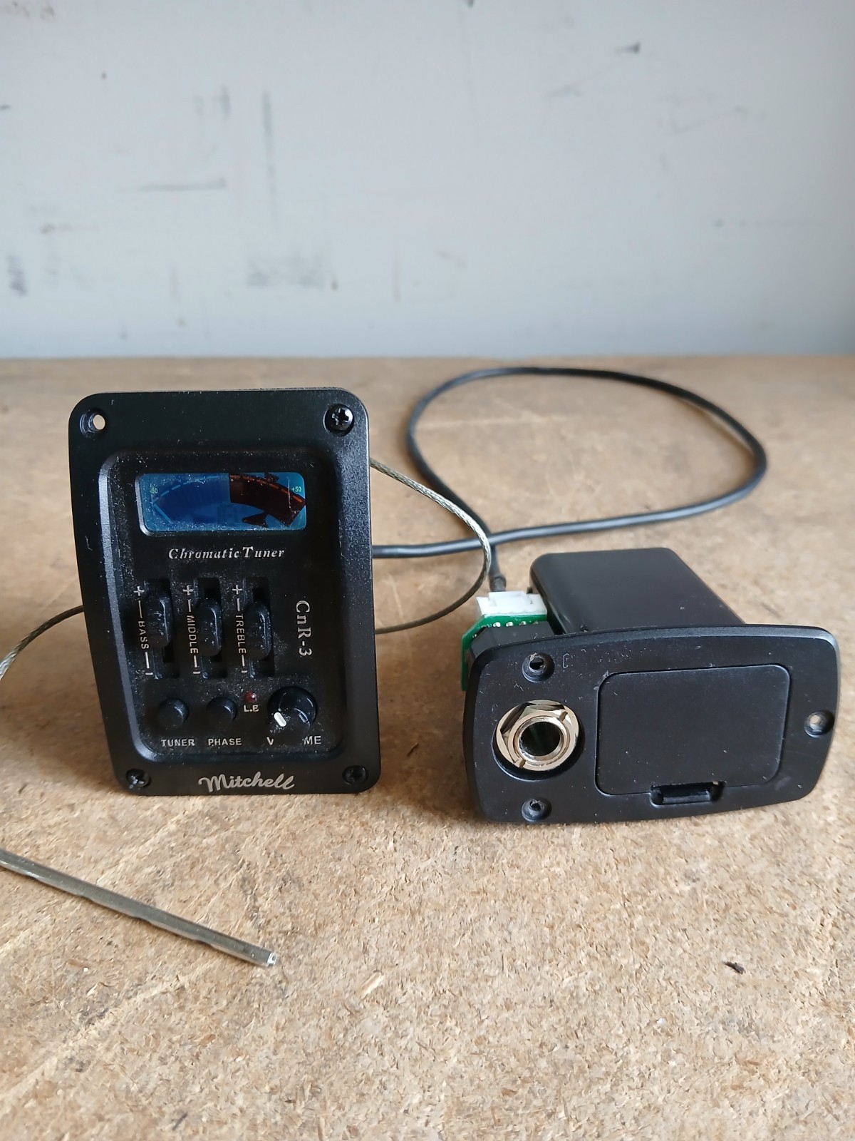 Mitchell Acoustic Guitar Pickup Tuner Eq Preamp