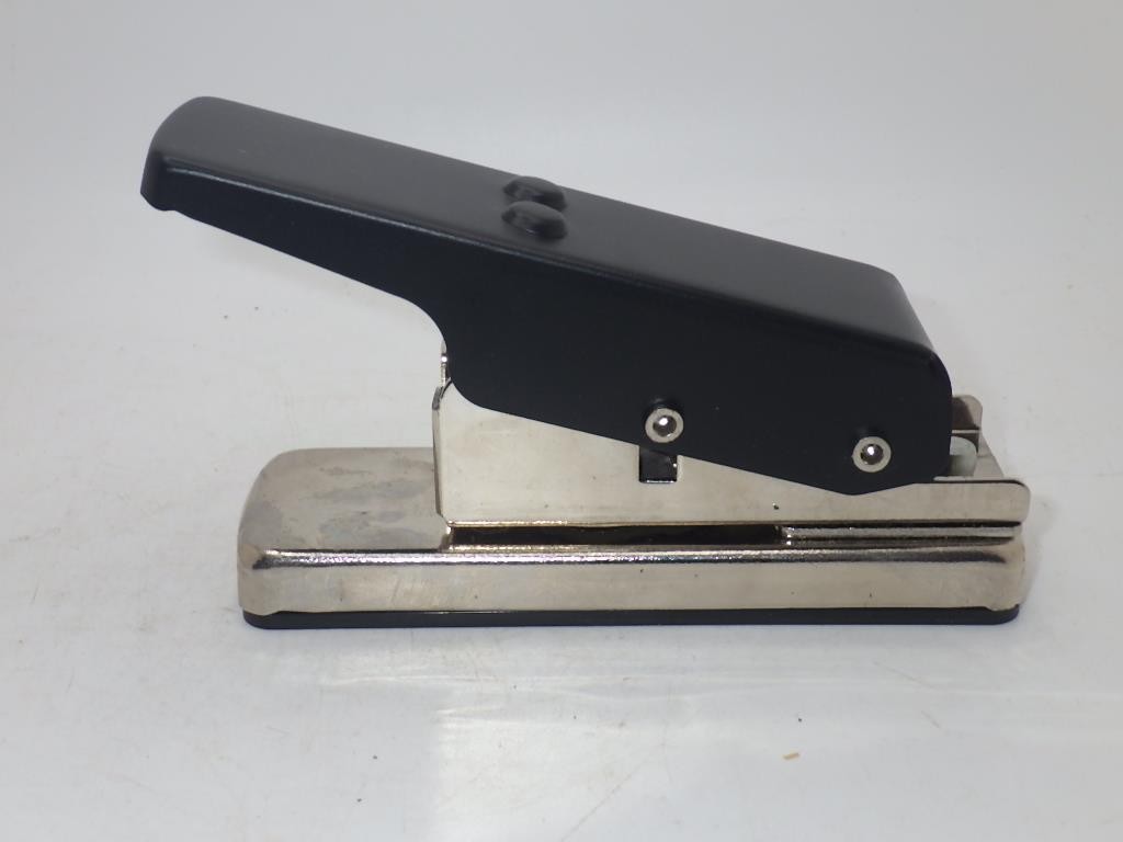 GUITAR PICK MUSIC INSTRUMENT PUNCH MAKE YOUR OWN PICK NEW UNUSED PRESS + 2 BLANK