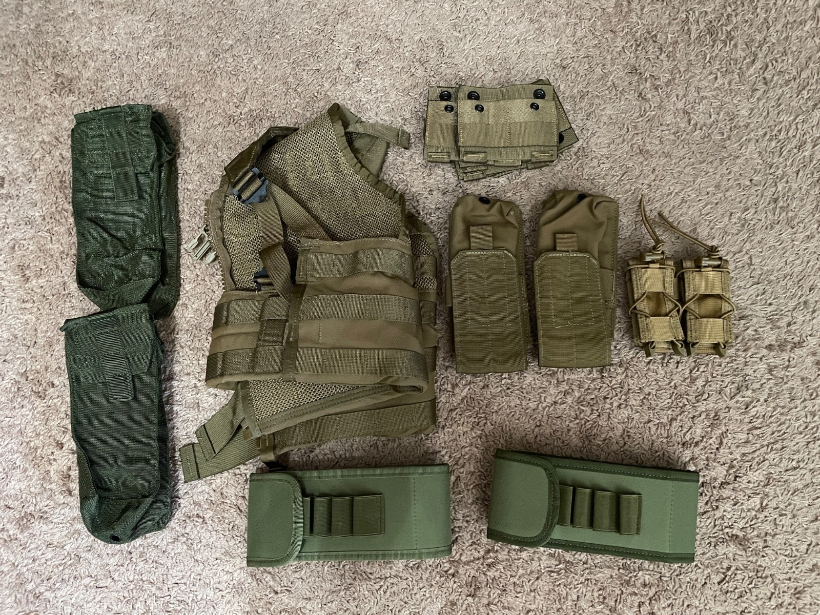 Unissued US surplus molle vest and pouches, Italian Alice pouches, adapters