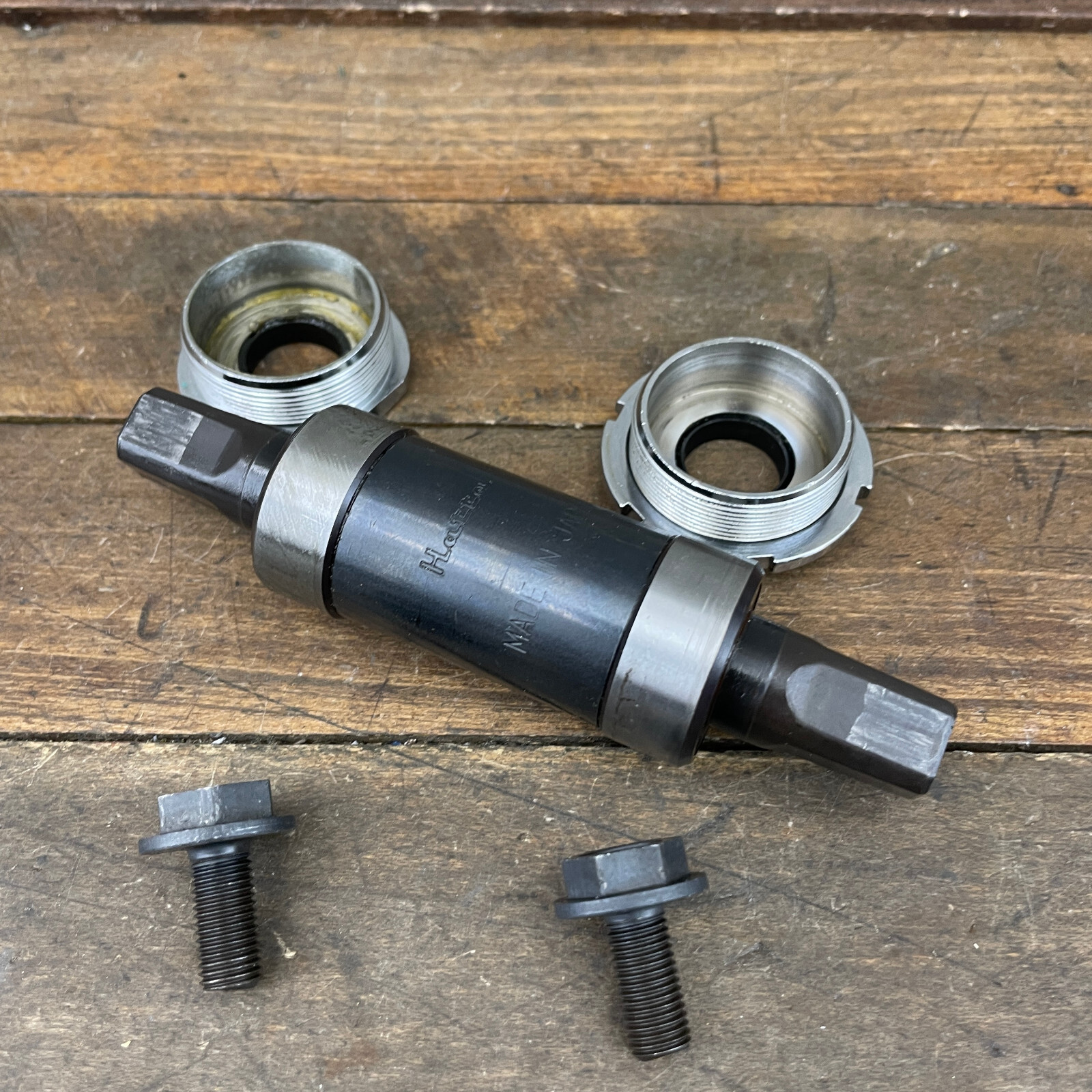Vintage Hatta Japan Bottom Bracket Sealed English Thread Zero Offset 123 68