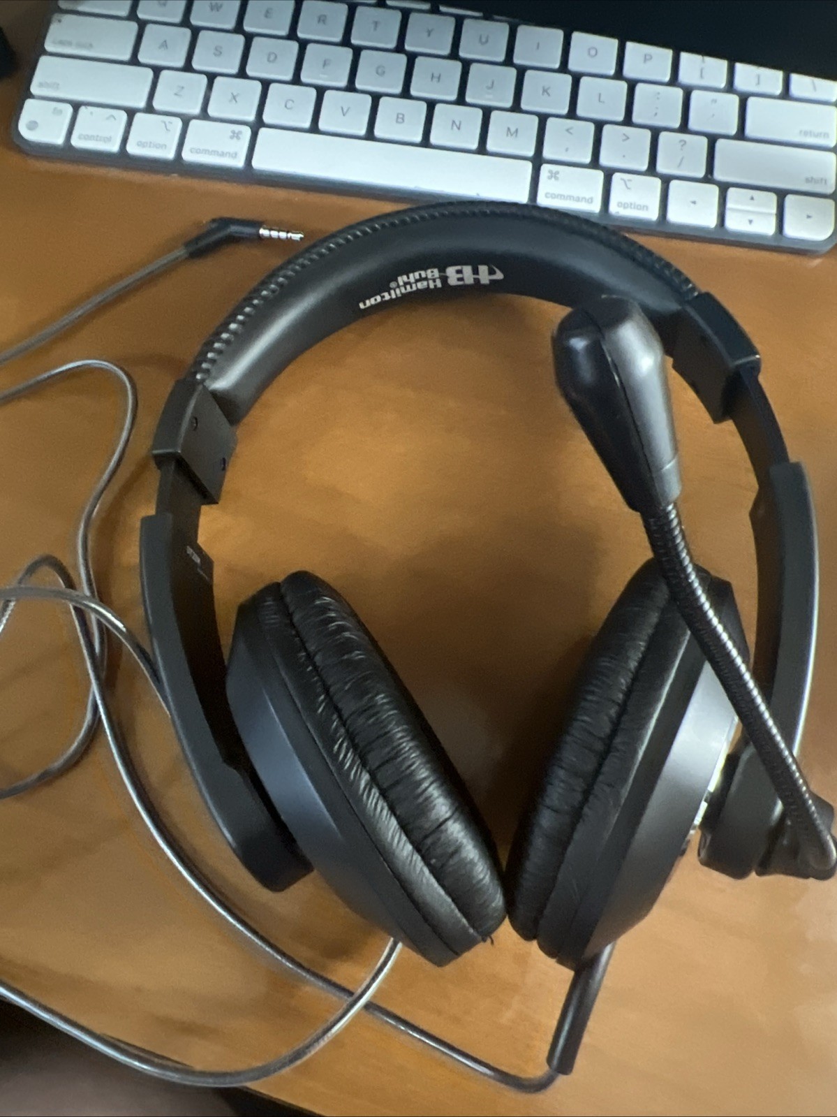 Hamilton Buhl ST2BK Smart Trek Deluxe Stereo Over-Ear Black Headphones