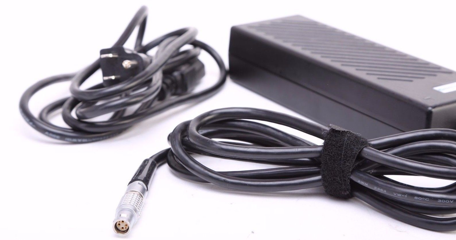 RED CAMERA DC POWER CABLE. FOR RED CAMERA  IEC plug CABLE