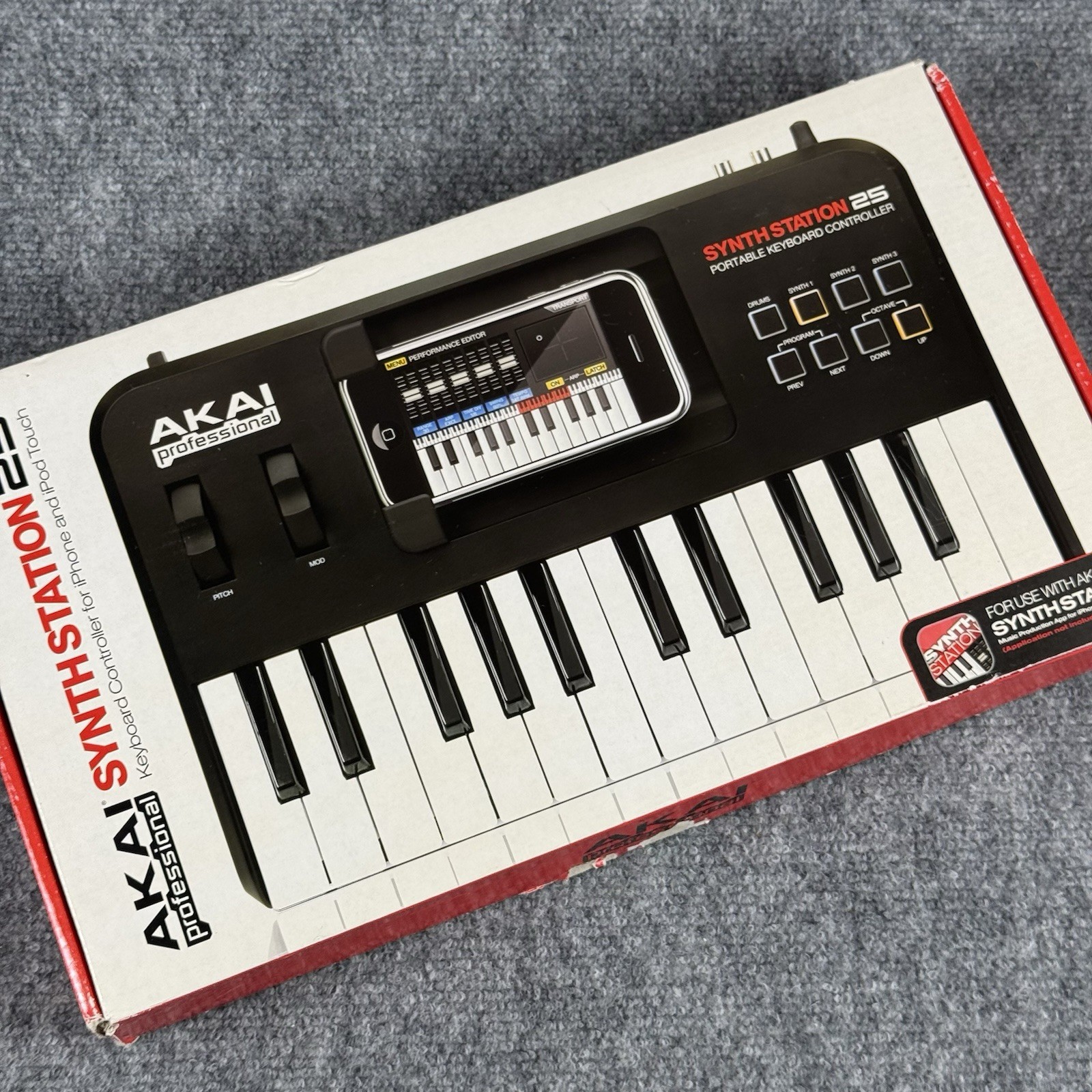 VINTAGE AKAI PROFESSIONAL SYNTHSTATION 25 PORTABLE KEYBOARD CONTROLLER