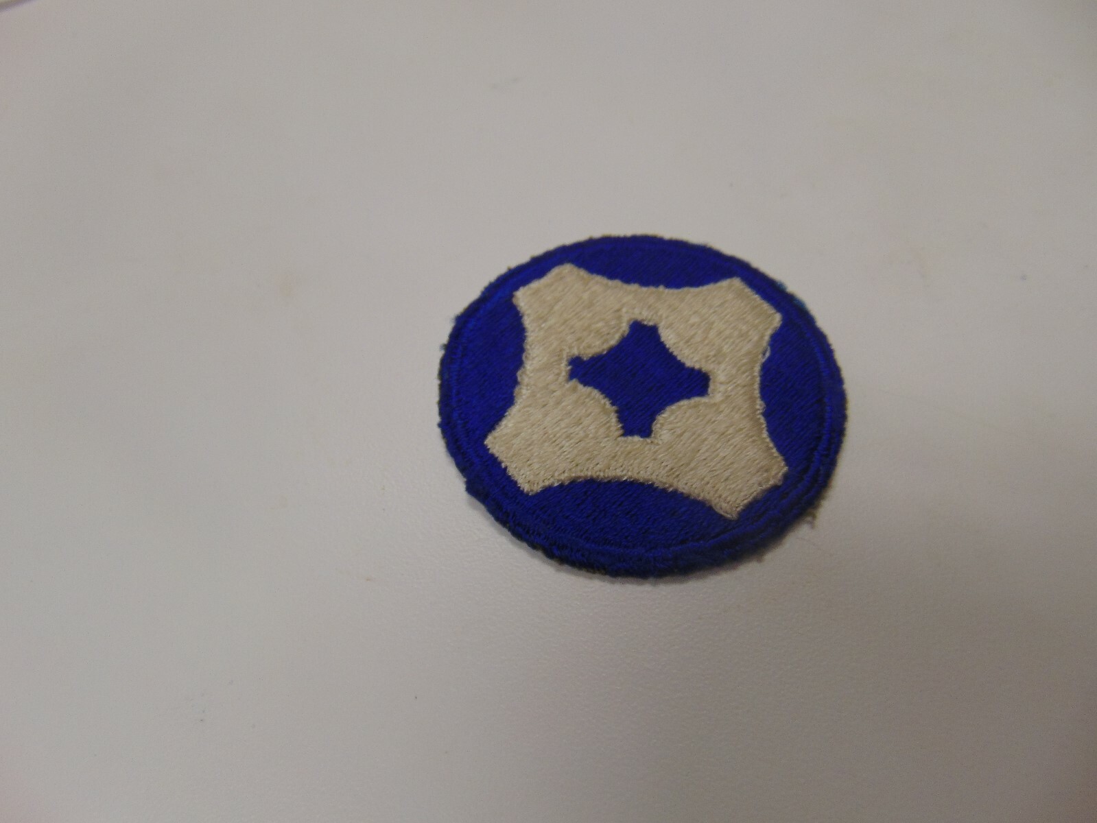 MILITARY SHOULDER PATCH COLORED SEW ON 8TH ARMY RESERVE 4TH