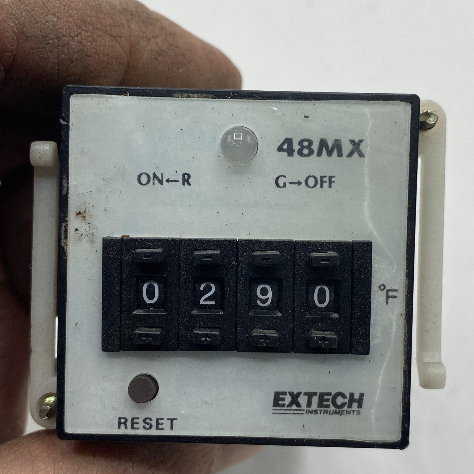 EXTECH INSTRUMENTS 48MX RT505 TEMPARATURE CONTROLLER 5A 250VAC 50/60HZ