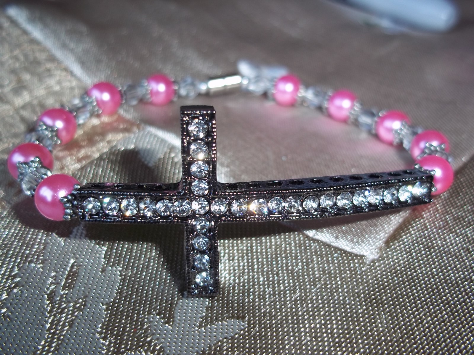 7 1/2 in PINK Pearl & CLEAR Crystal Bead Cross MAGNETIC Clasp Bracelet  L-07