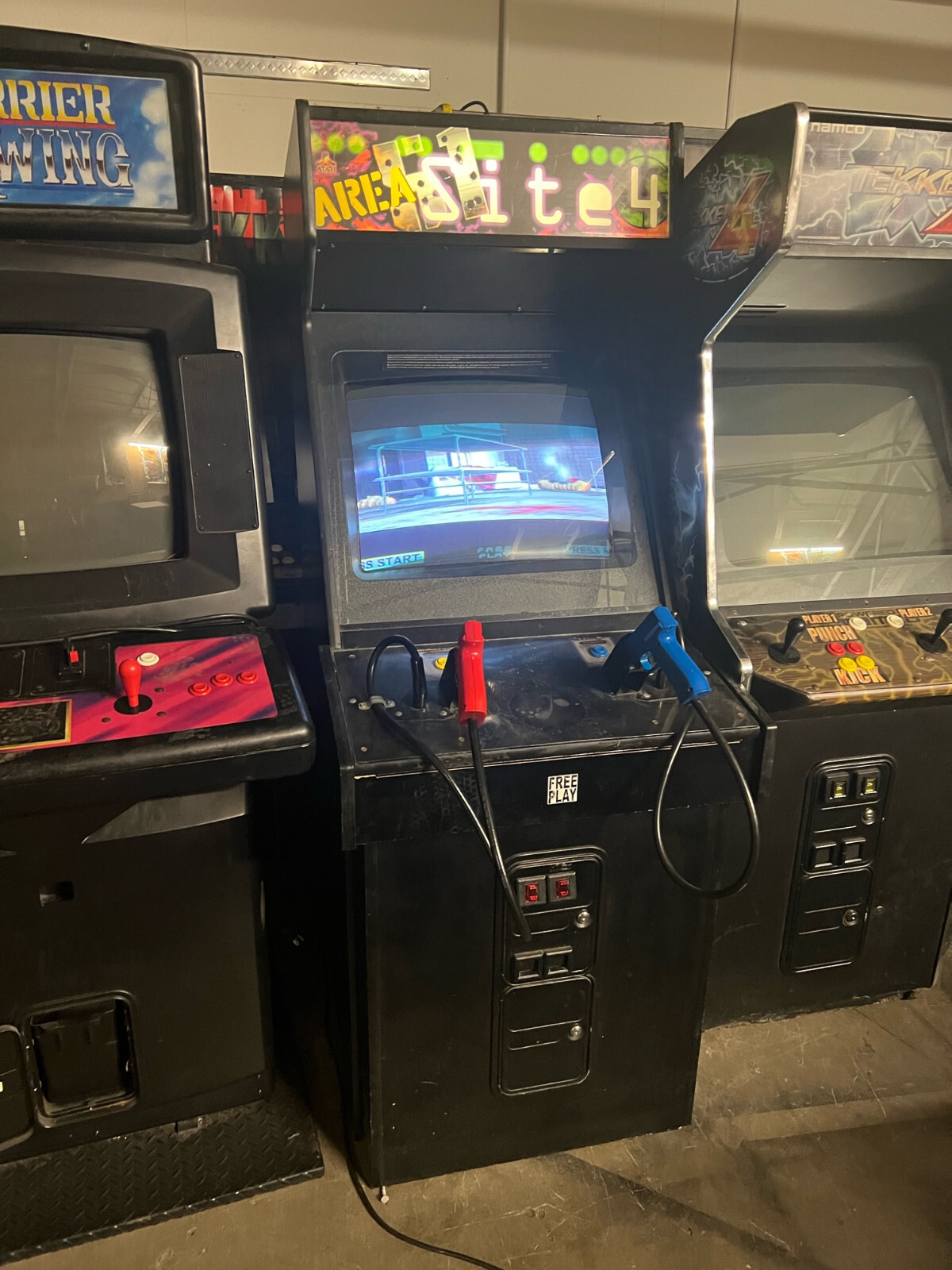 SITE 4 ARCADE MACHINE by ATARI 1998 (AREA 51)