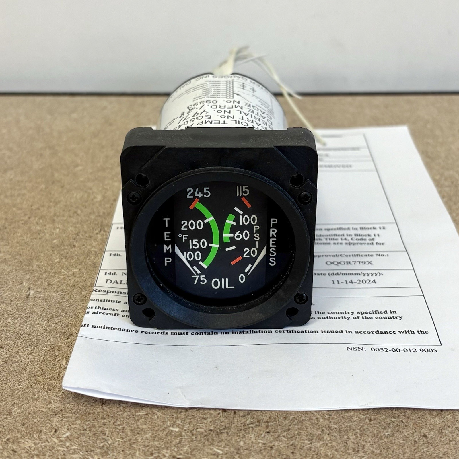 Cessna S3279-1 Oil Pressure/Temperature Gauge PN EG5045-06017 w/ 8130