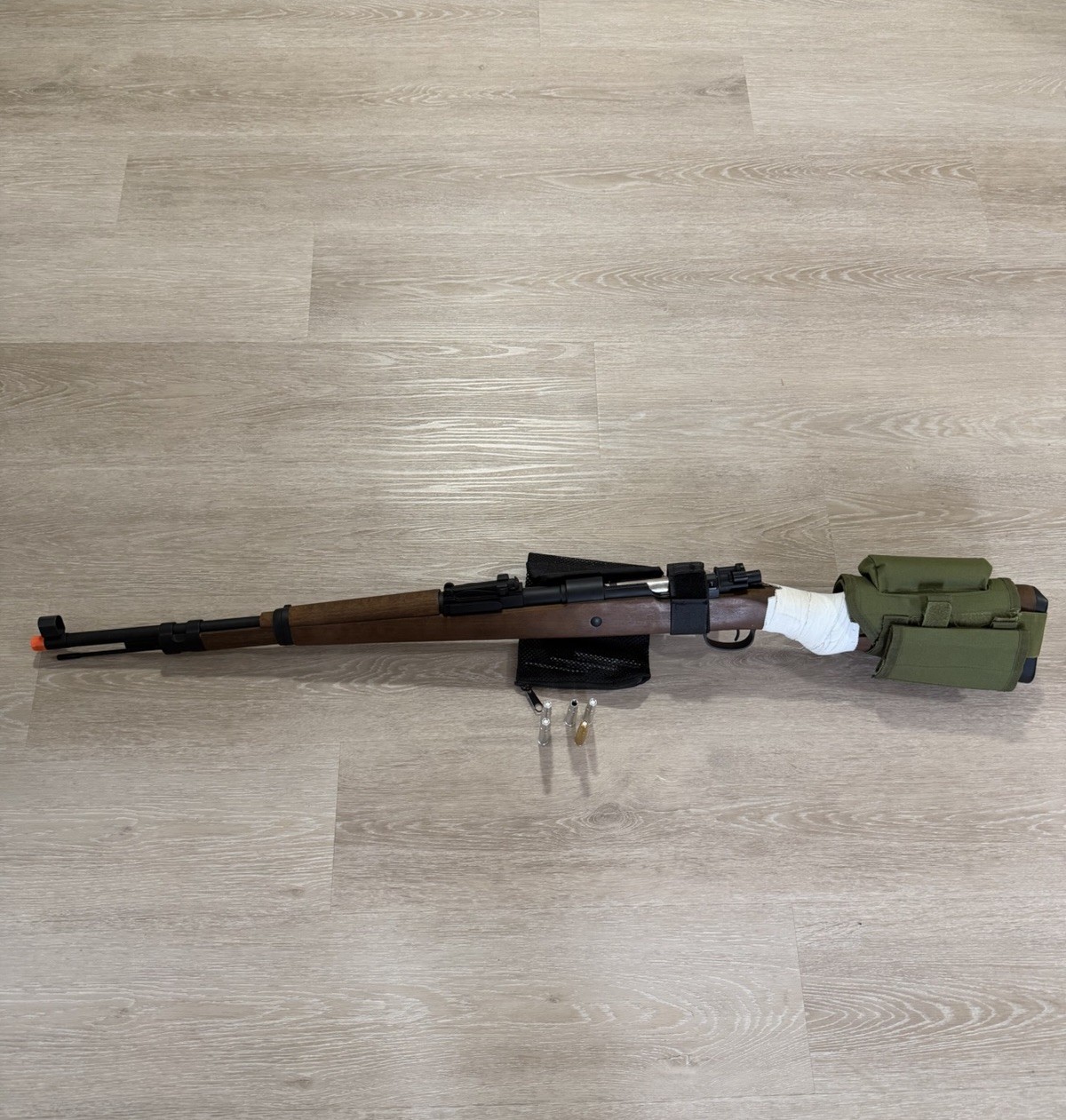 Double Bell Kar98K Gas Shell Ejecting Airsoft Rifle Real Wood 15 Shells