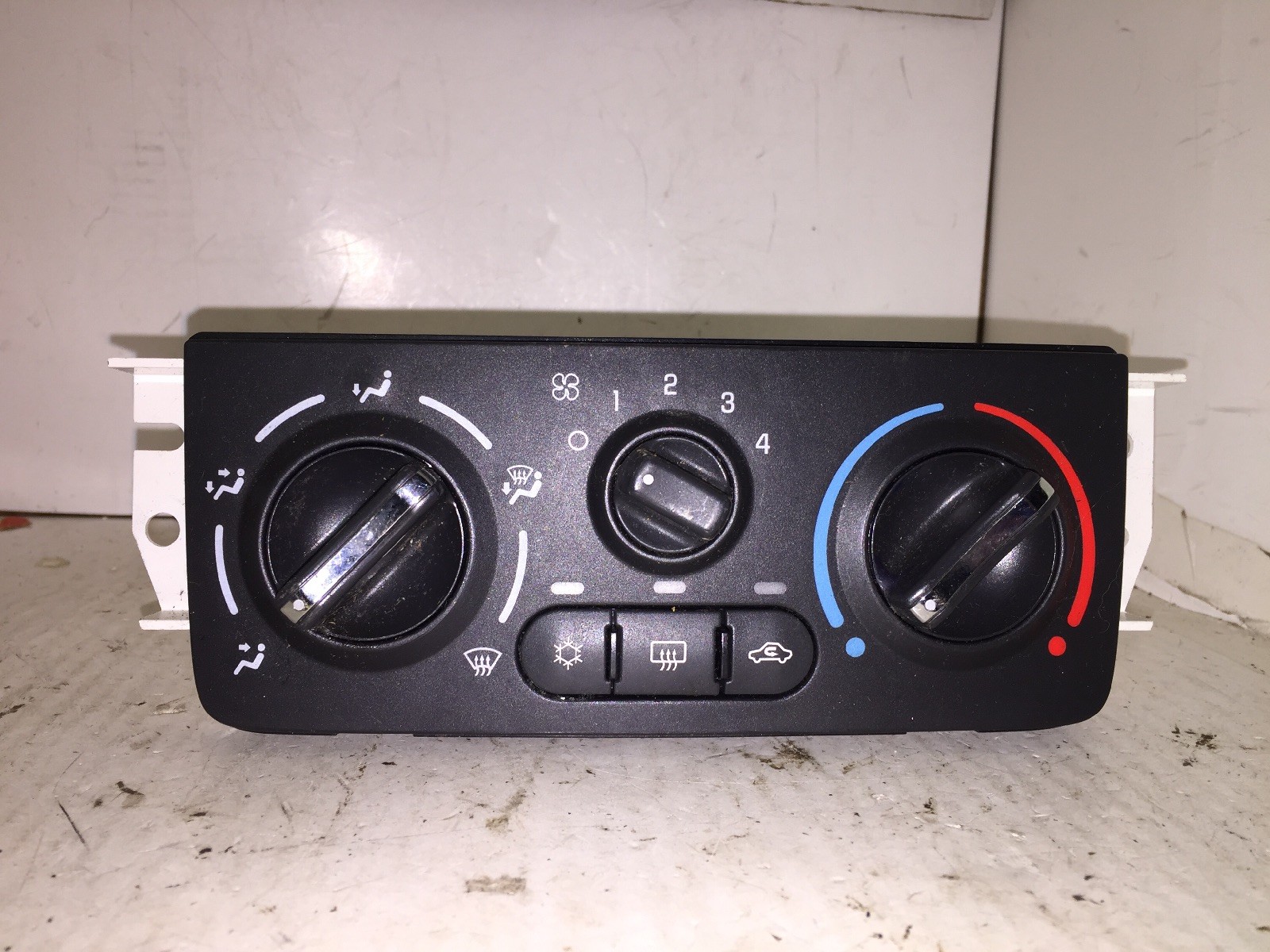 05 06 07 08 09 10 Chevy Cobalt Climate Control Temperature Unit OEM A/C Heat