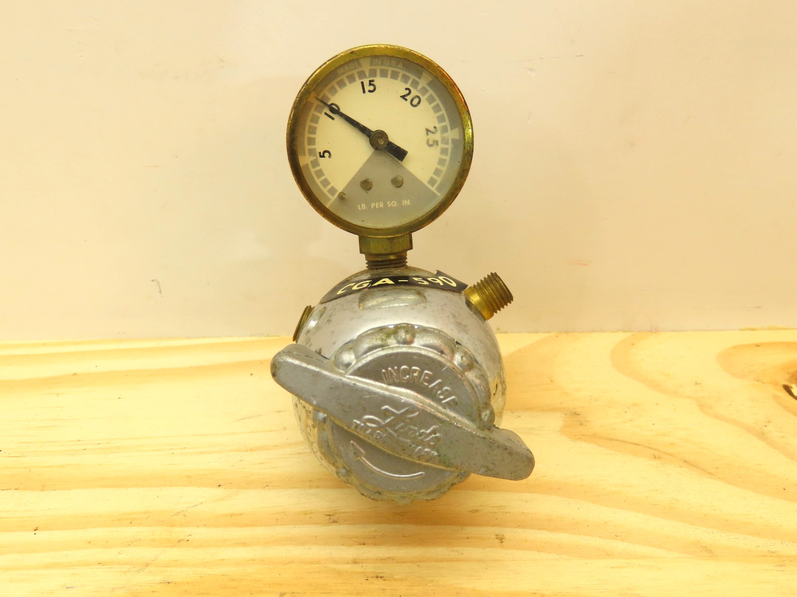 Union Carbide Linde Specialty Gas Regulator R-506