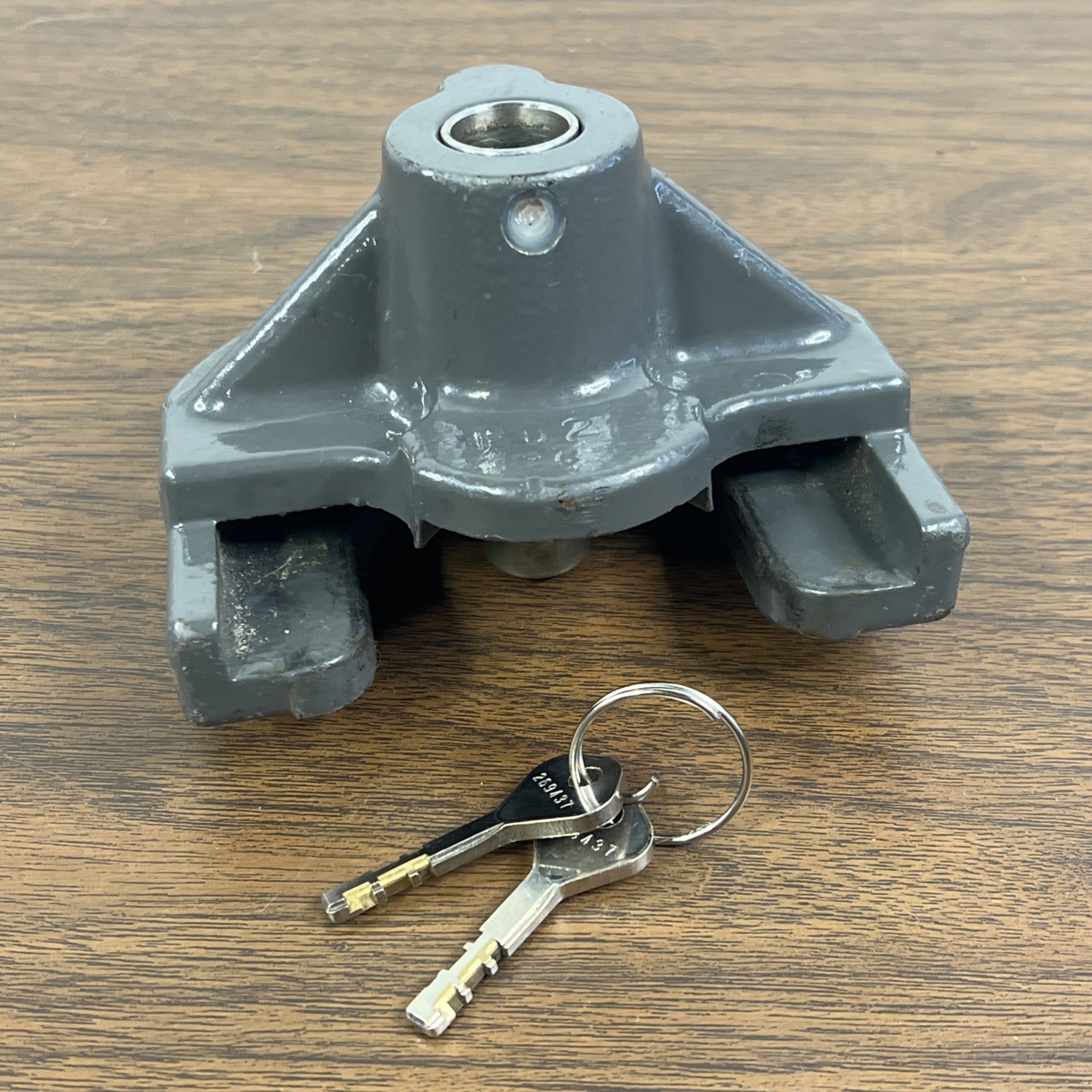 AMPLock TLS2 Heavy Duty Boat Flat Lip 2" RV Trailer Coupler Lock with Keys
