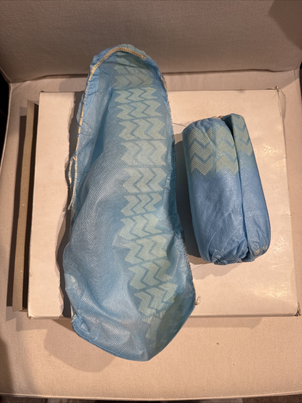 100Pcs Shoe Covers - Disposable Hygienic Boot Cover for Household, Construction,