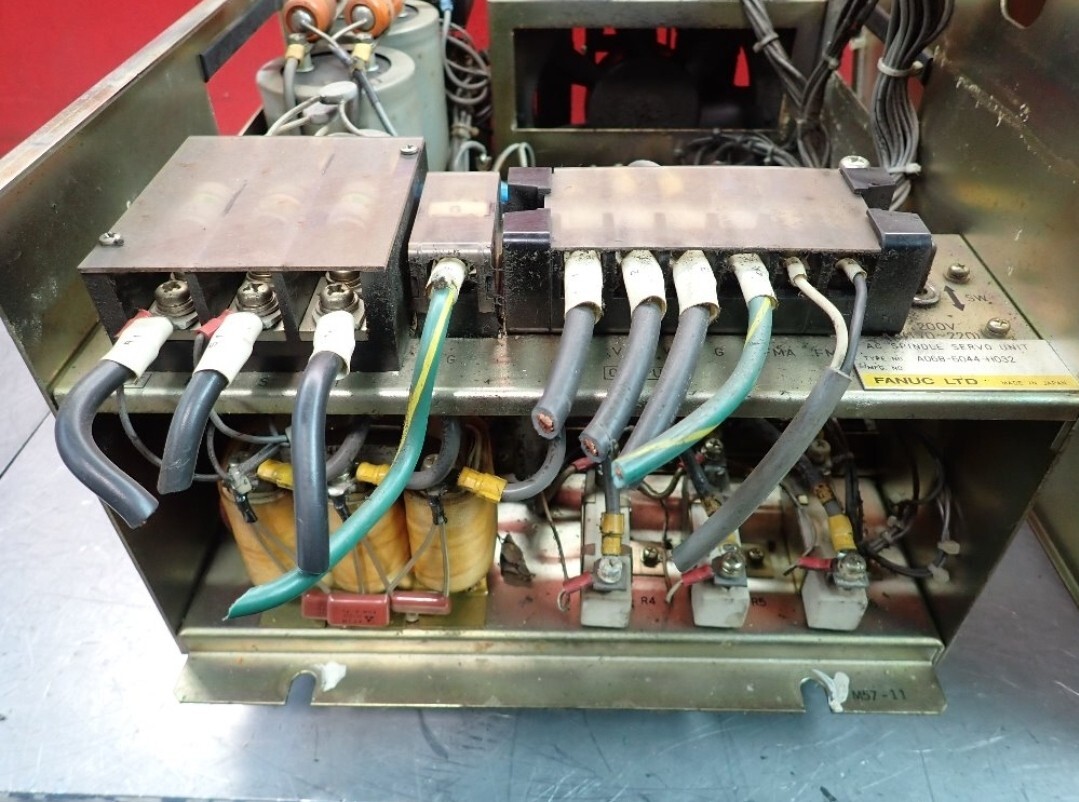 FANUC A06B-6044-H032 AC SPINDLE SERVO UNIT