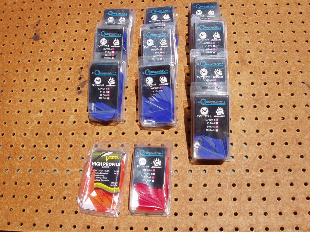 11 RAPTOR II 2.0" VANES Q2I ARCHERY + 1 VANETEC BLUE ORANGE RED 50 PACKS NEW