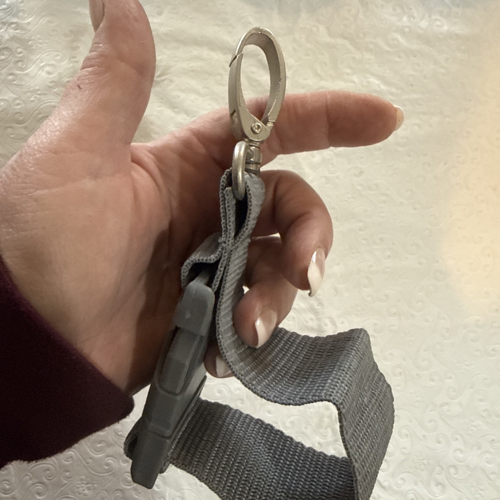 Add A Bag Luggage Strap Jacket Gripper, D-Ring Hook Baggage Silver gray