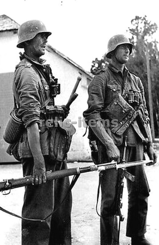 WW2 PICTURE PHOTO GERMAN SOLDIERS WITH K98 6624