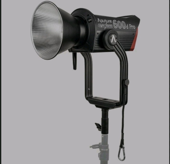 Aputure Light Storm LS 600D Pro Daylight LED Light V Mount