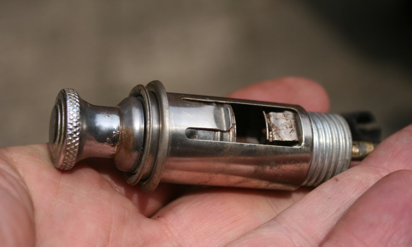 71 1971 Casco 12v Vintage Lighter - perhaps Triumph TR6 or MG
