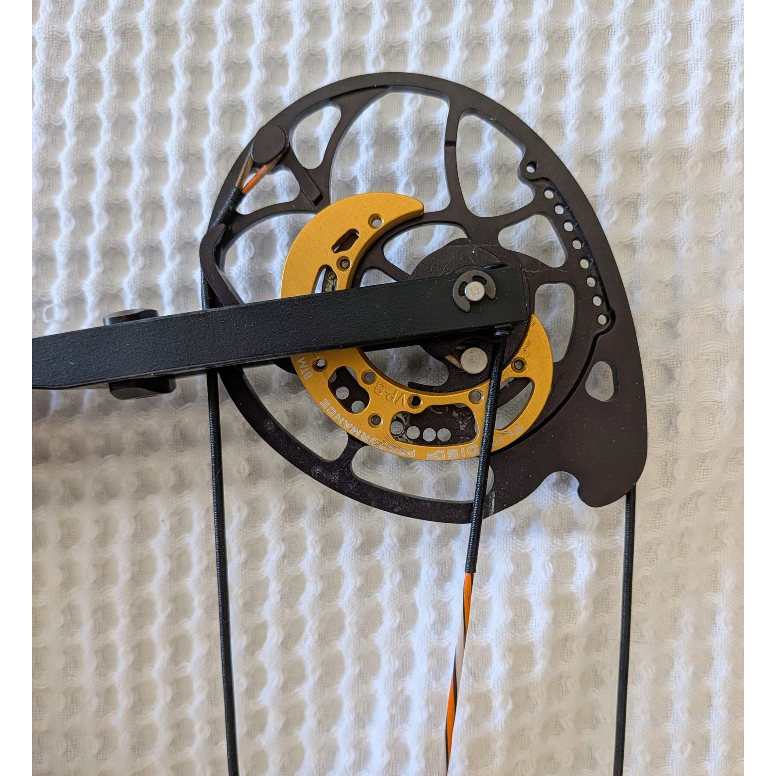 BowTech Carbon Icon RH Compound Bow RAK Package w/ Bee Stinger Stabilizer