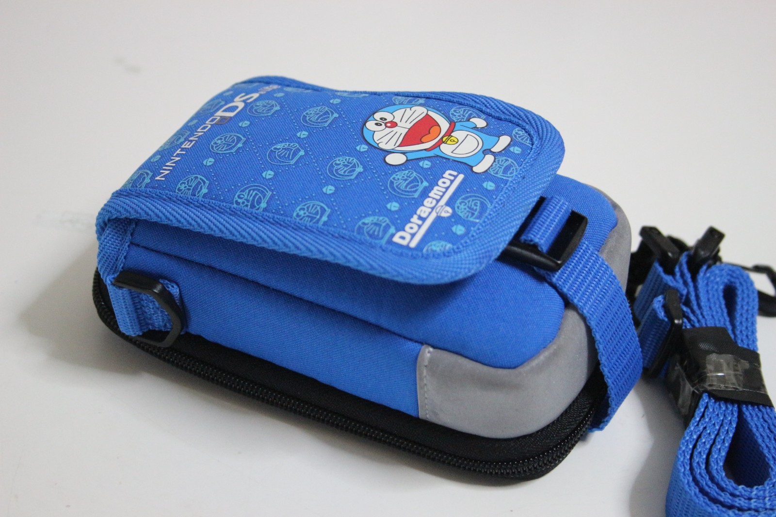 Doraemon Nintendo DS Carrying Pouch / Case - Blue with Strap / Japan/ Near Mint
