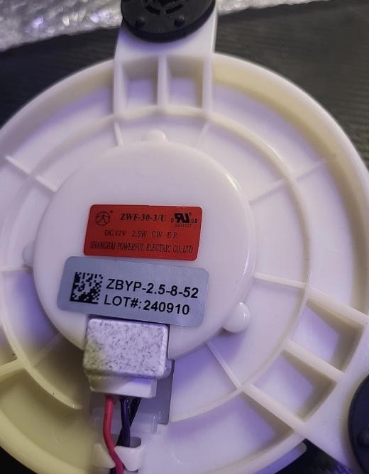 1 pcs New Refrigerator fan motor ZWF-30-3 ZBYP-2 5-8-52 12V 2.5W  #DD