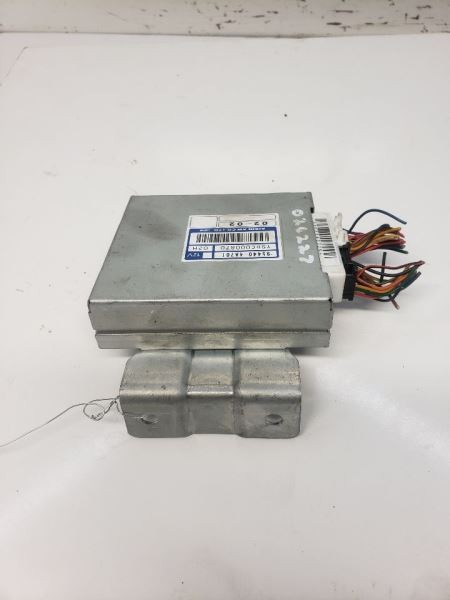 2003 Kia Sorento Control Module Steering Lower Center Dash Thru OEM 1030857