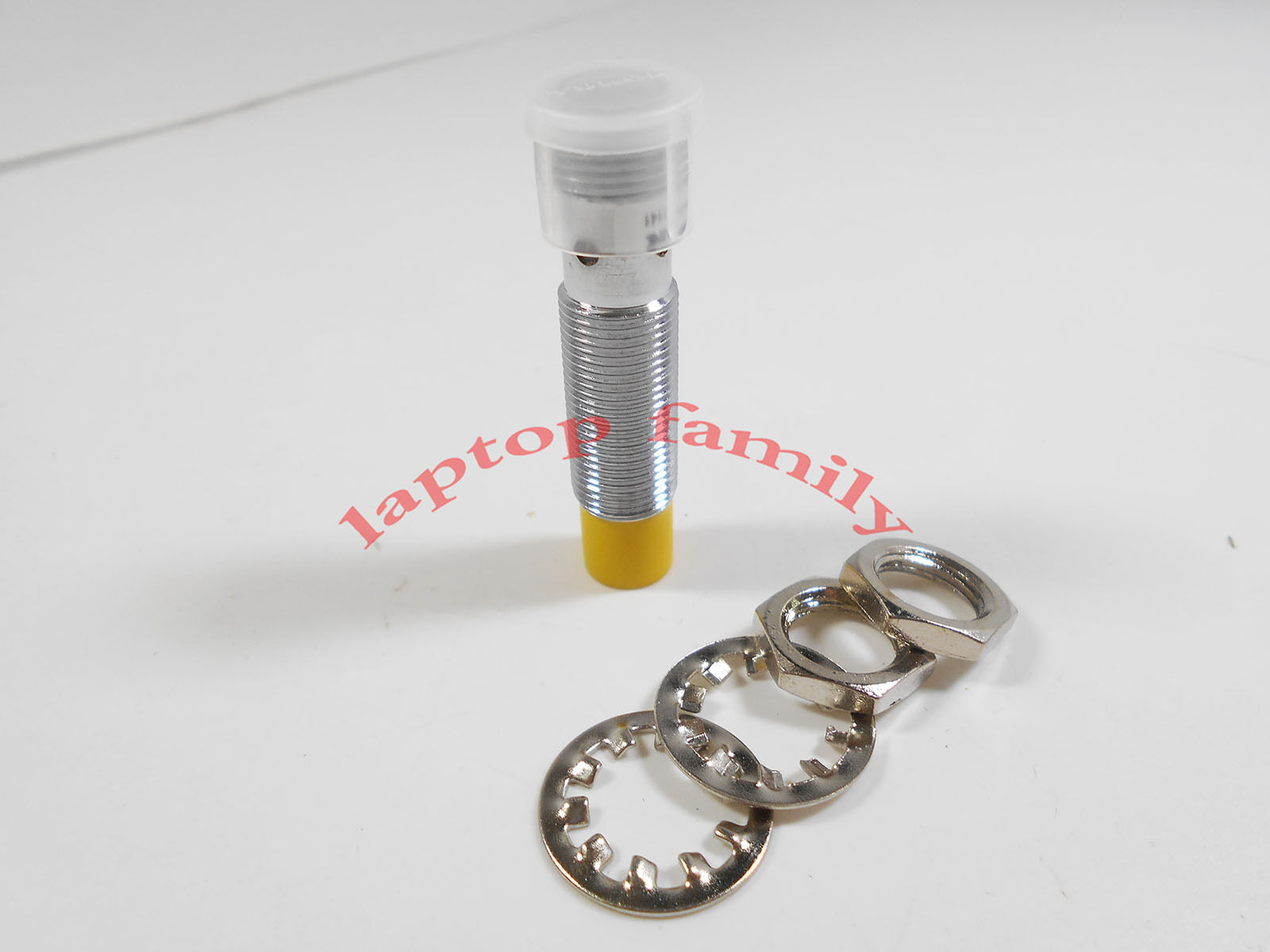 NEW For Ni8-M12-AP6X-H1141 Proximity Sensor