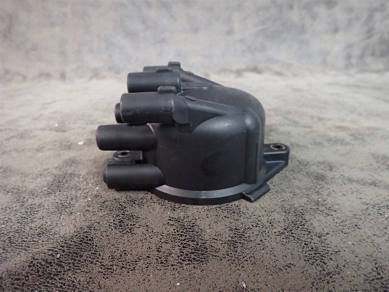NEW WVE 5D1182 Distributor Cap (G165)