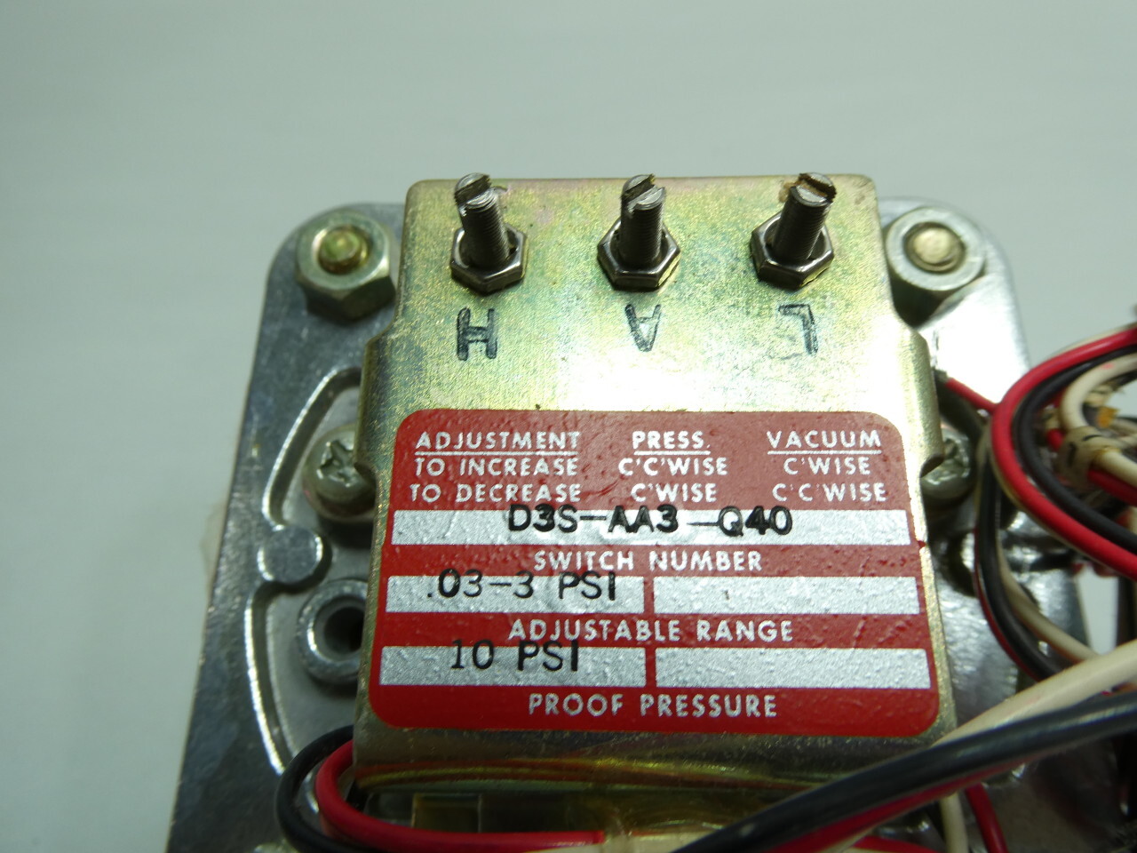 Barksdale D3S-AA3-Q40 Pressure Switch 0.3-3psi