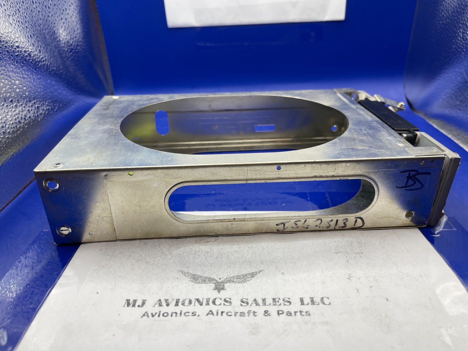 BENDIX KING KX 155A KX 165A NAV/COM MOUNTING TRAY WITH BACKPLATE AND CONNECTORS