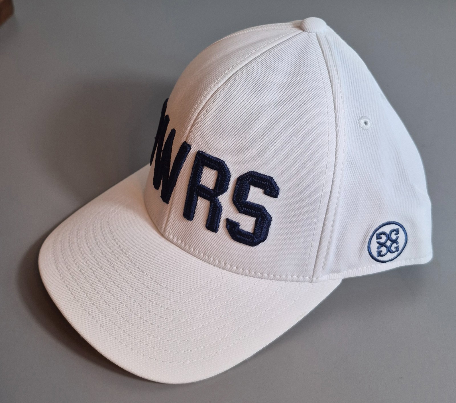 G/Fore G4 Golf Mens DWRS Dewar's Hat Cap Snap-Back White OSFM NEW NWOT