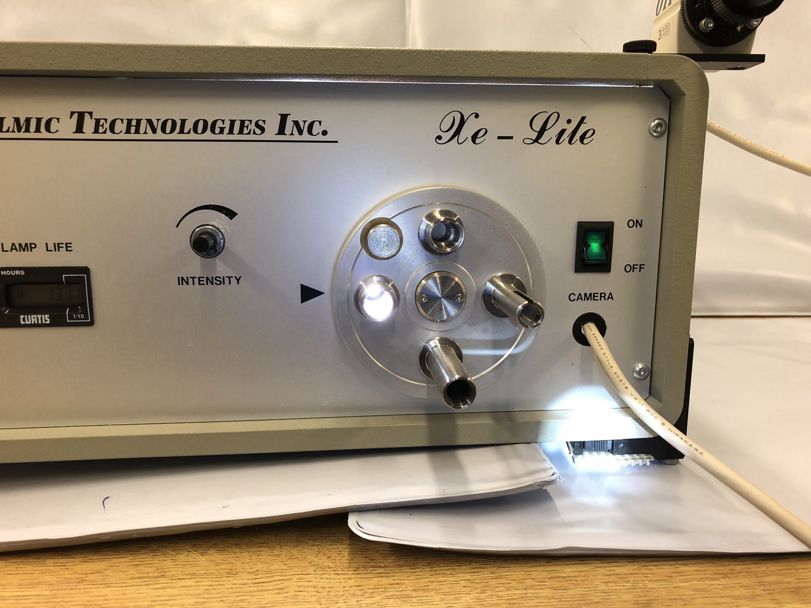 OTI Ophthalmic Technologies XE-Lite Xenon Light Source